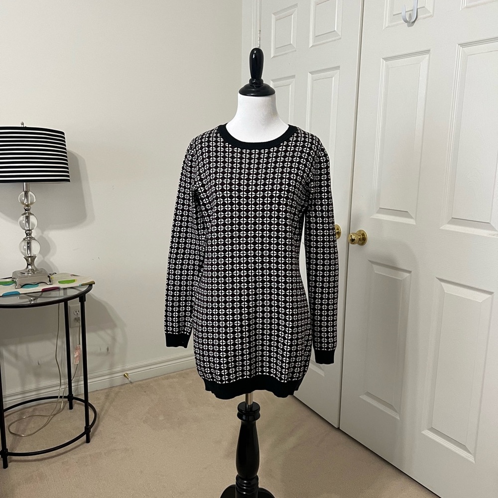 SWEATER DRESS black and white knit, size small